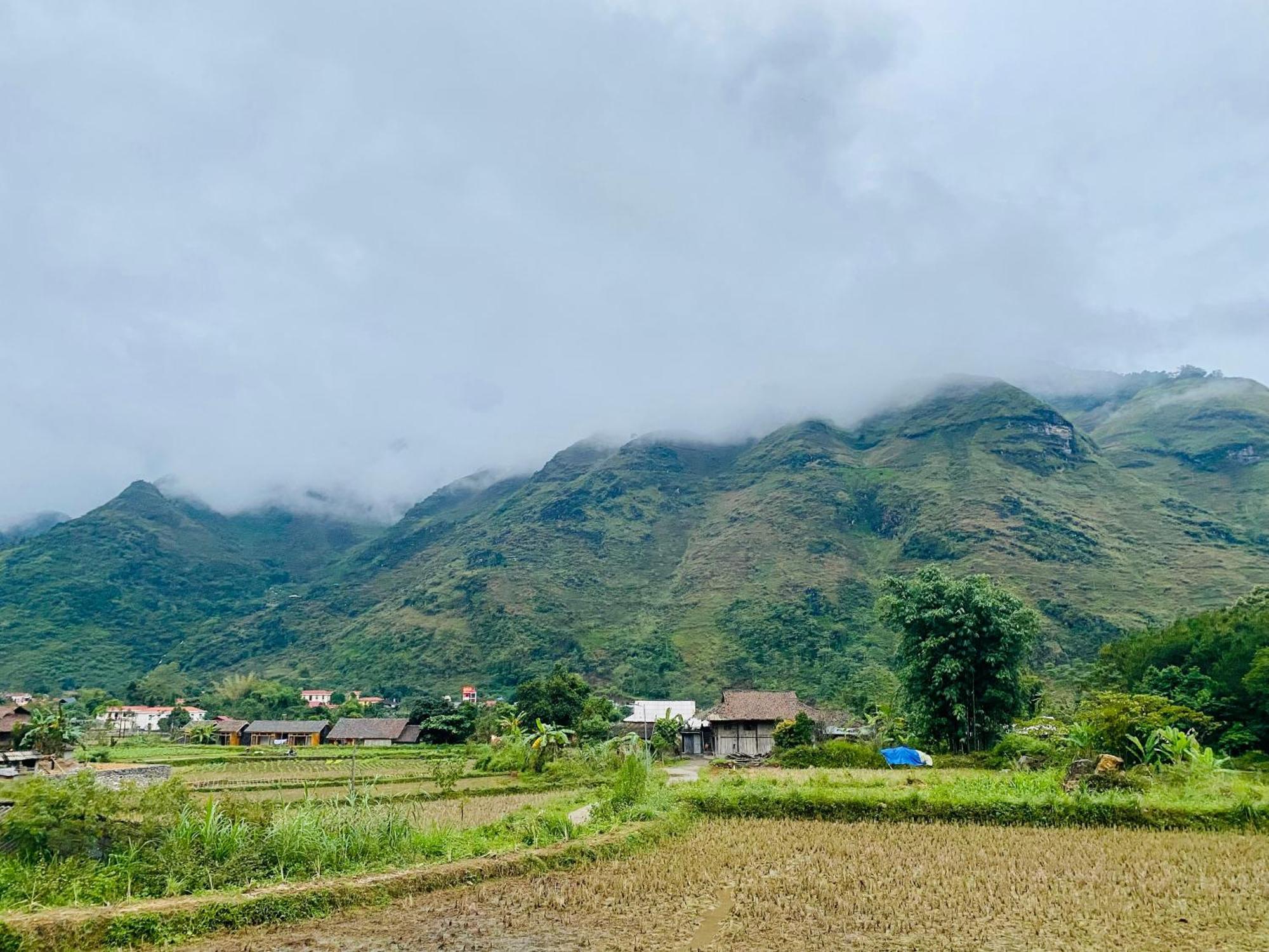 Du Gia Field View Homestay Làng Cac Exteriér fotografie