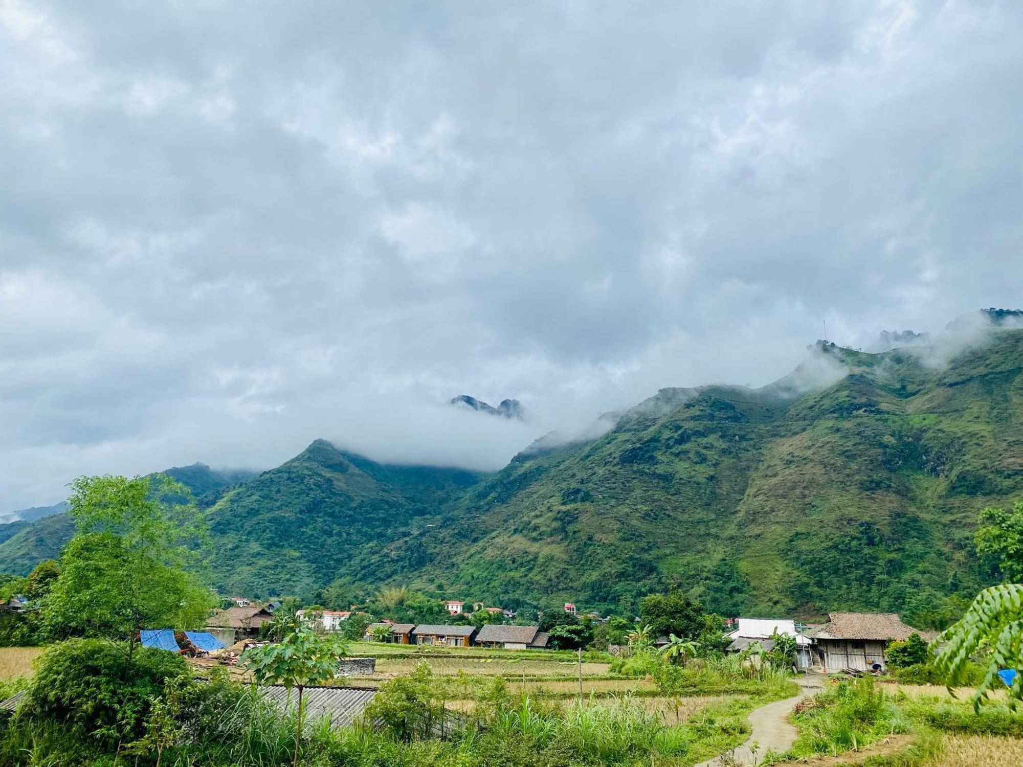 Du Gia Field View Homestay Làng Cac Exteriér fotografie
