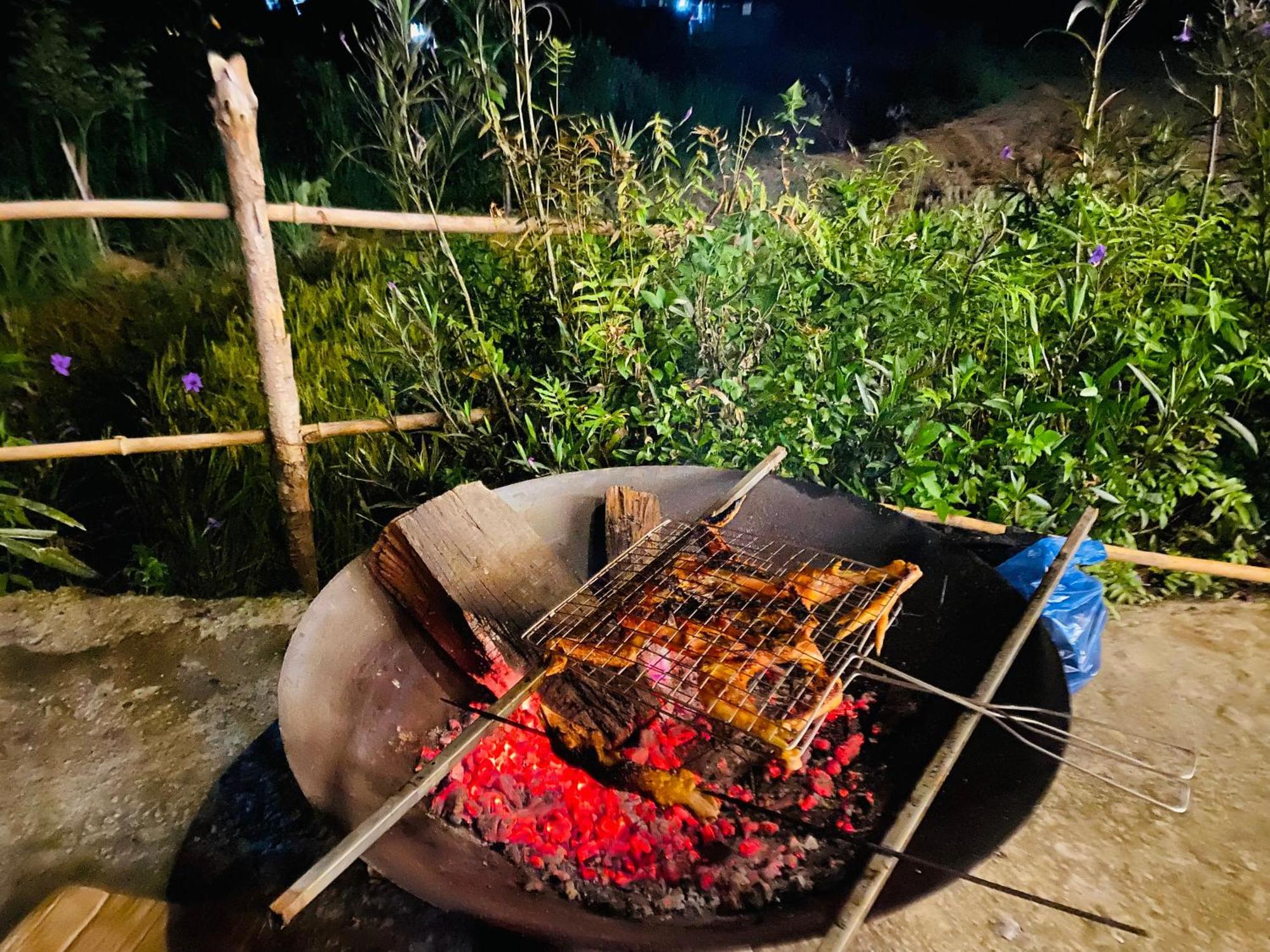 Du Gia Field View Homestay Làng Cac Exteriér fotografie
